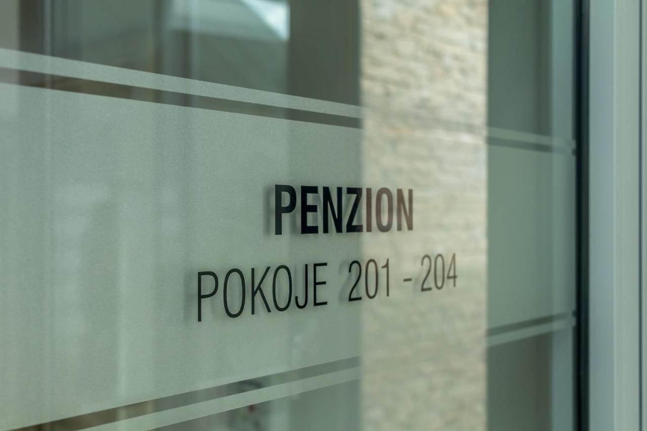 Penzion Na Namesti Dvůr Králové nad Labem المظهر الخارجي الصورة